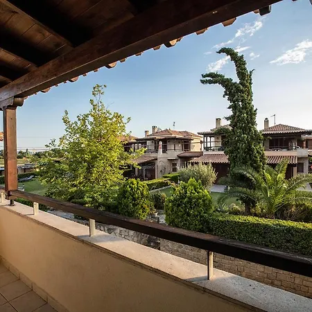 Porto Thea Alexandra Shared Pool Villa, Casa de Férias *