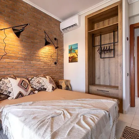 Porto Thea Alexandra Shared Pool Villa, Áfitos