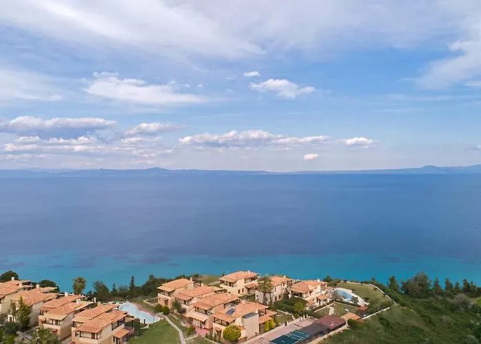 Porto Thea Alexandra Shared Pool Villa, Semesterbostad Afytos