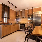 Porto Thea Alexandra Shared Pool Villa, Casa vacanze *