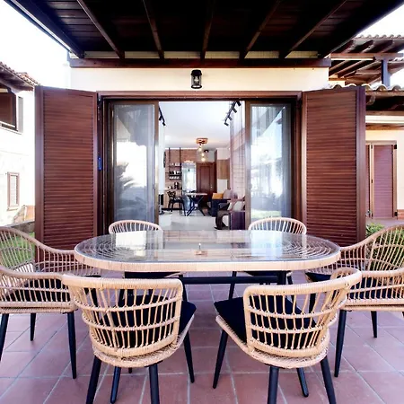 펜션 Porto Thea Alexandra Shared Pool Villa,